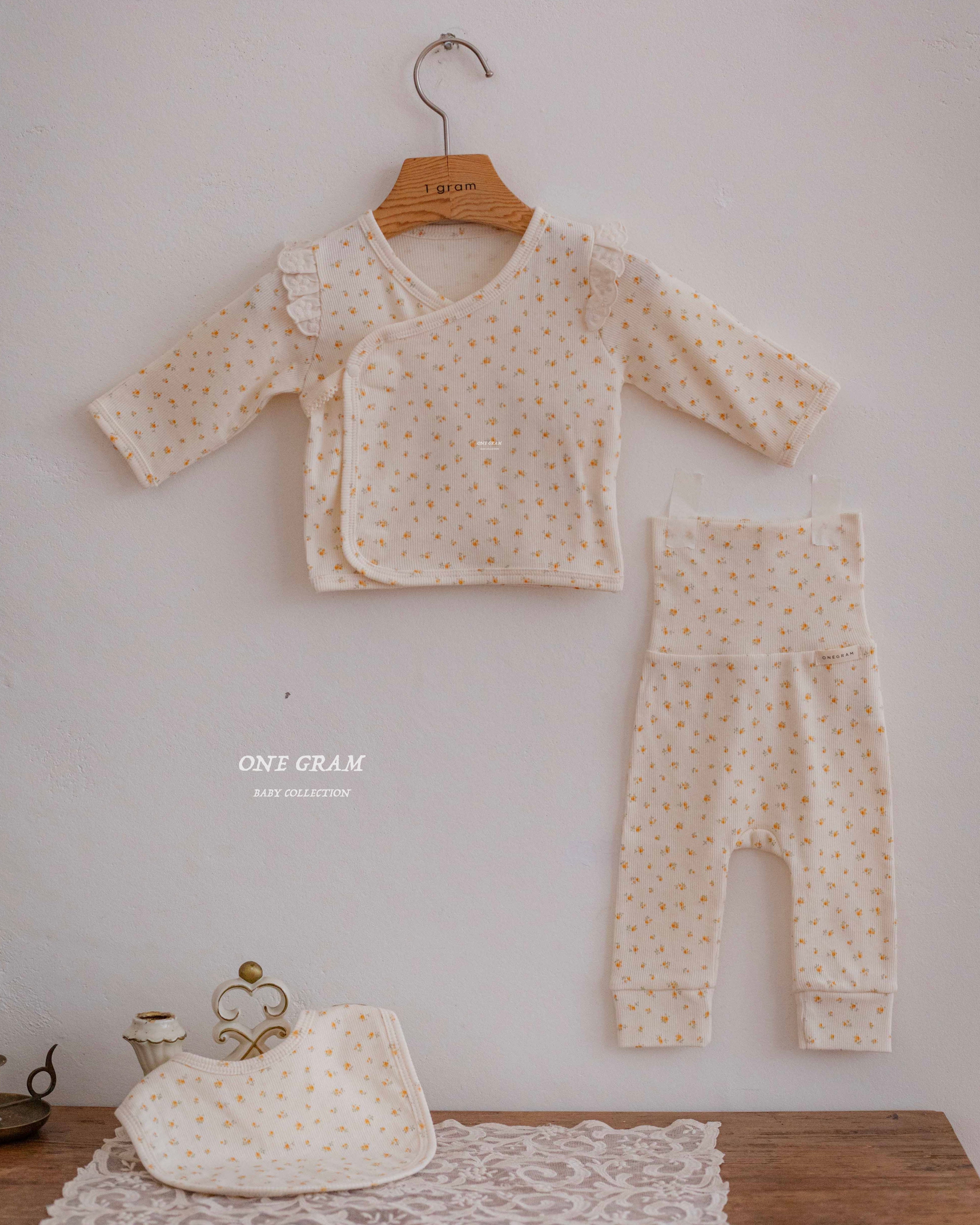 Petit flower bodysuit