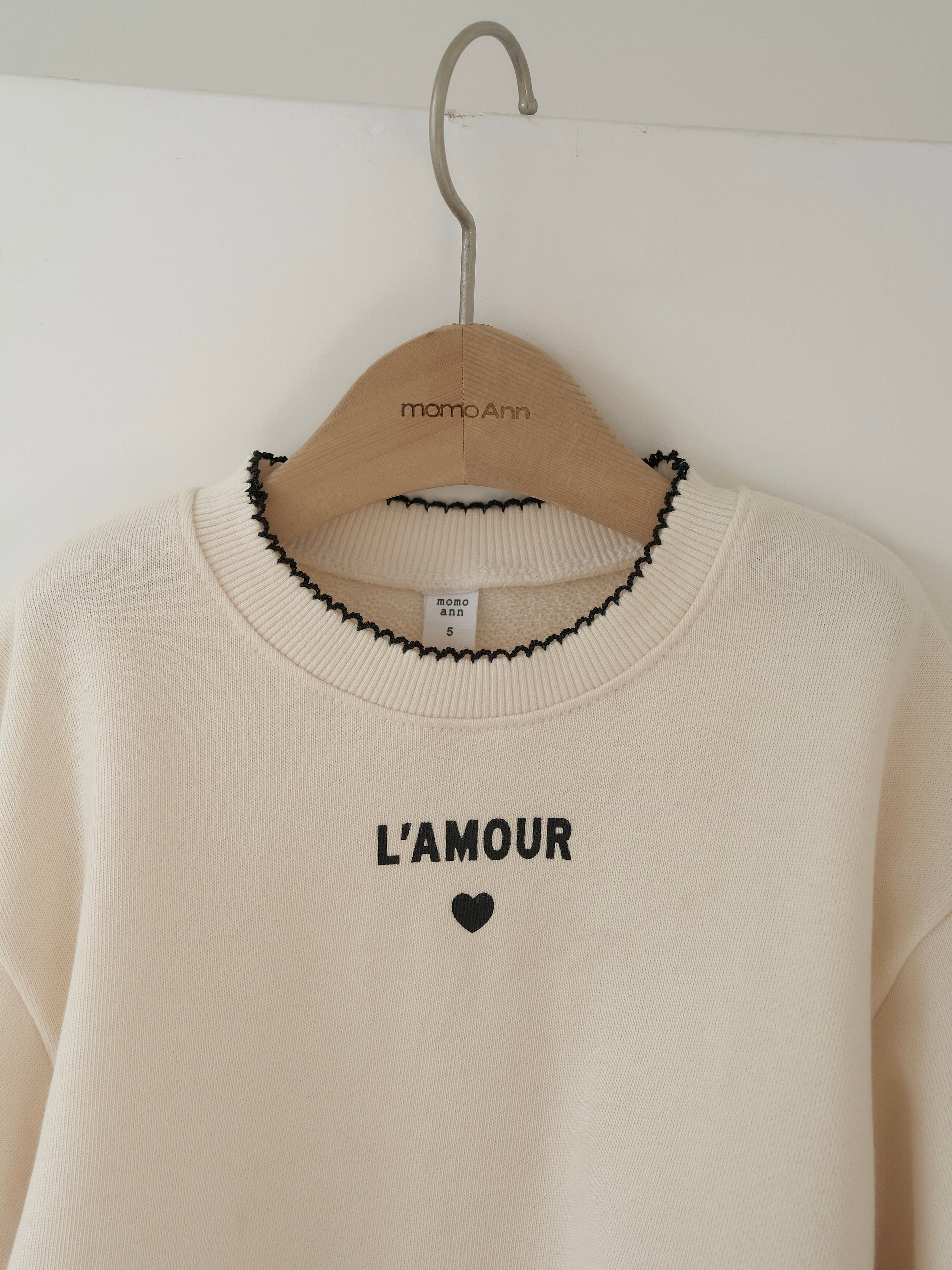 Frill sweatshirt