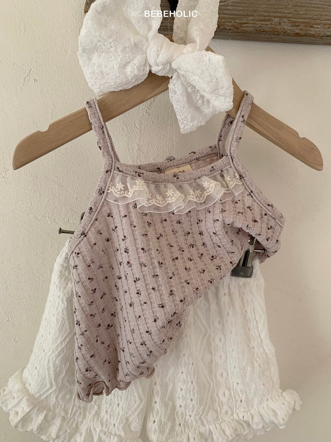 Frill sleeveless top