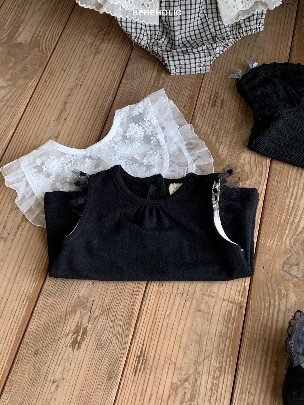Lily frill T