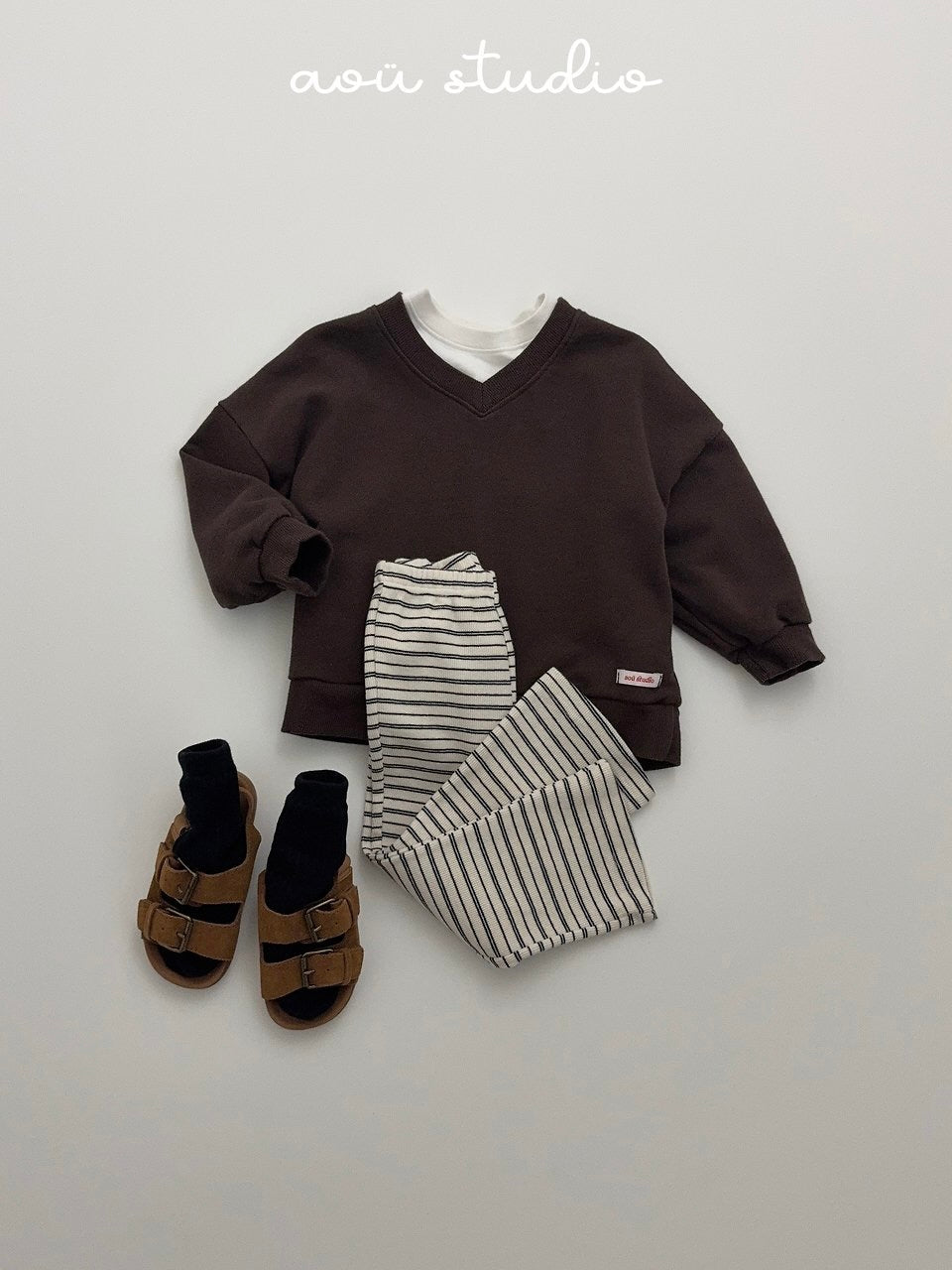Benny V-neck sweatshirt
