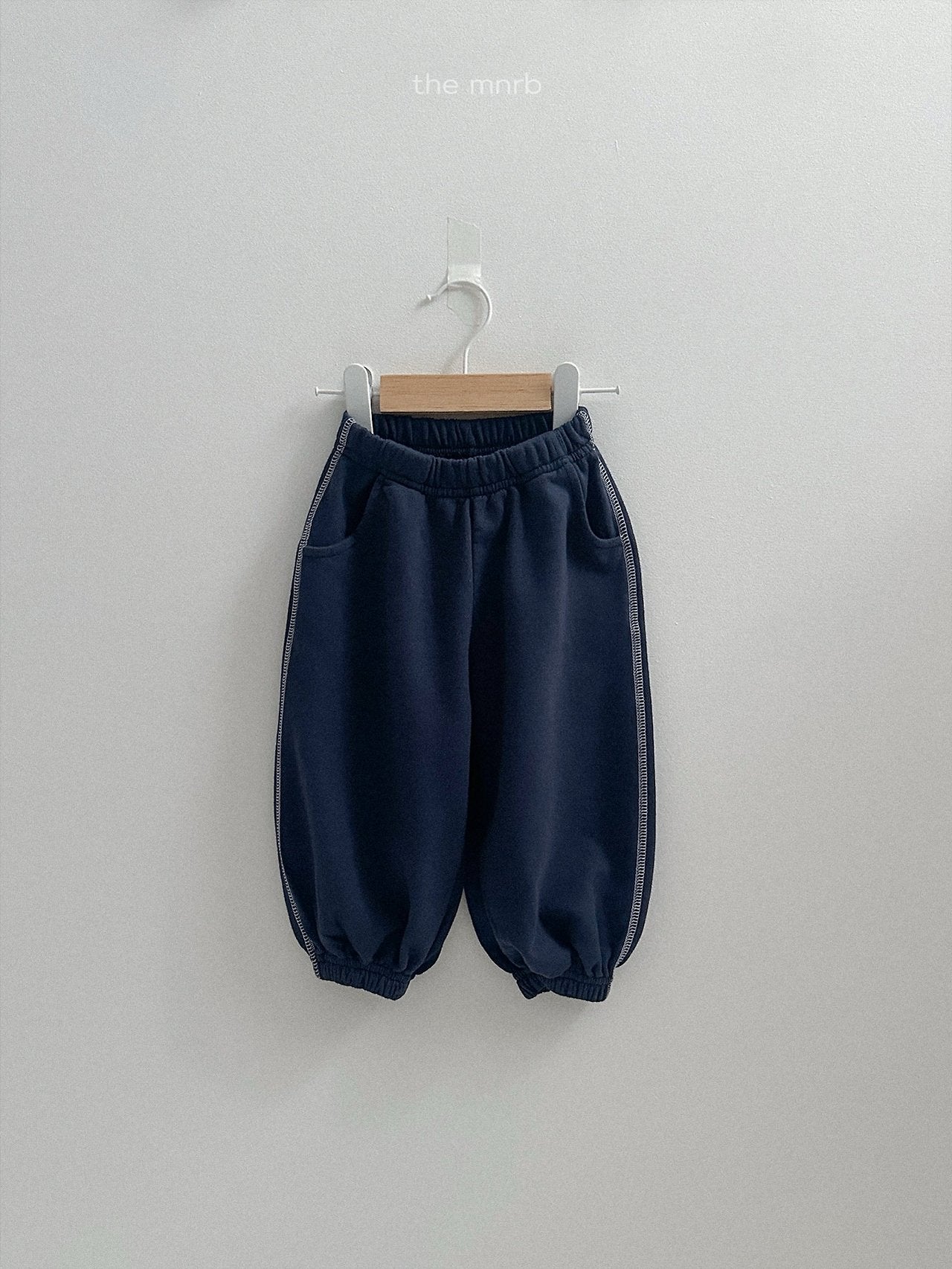 Contrast trim jogger pants