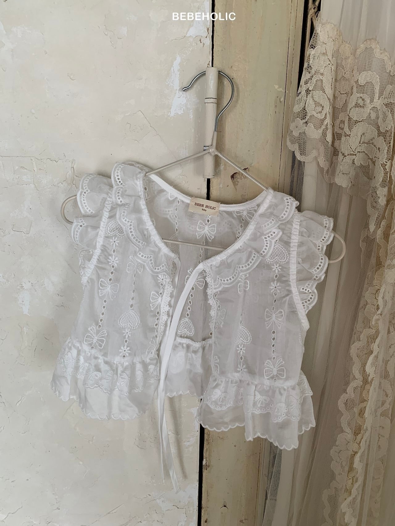 Heart ribbon vest