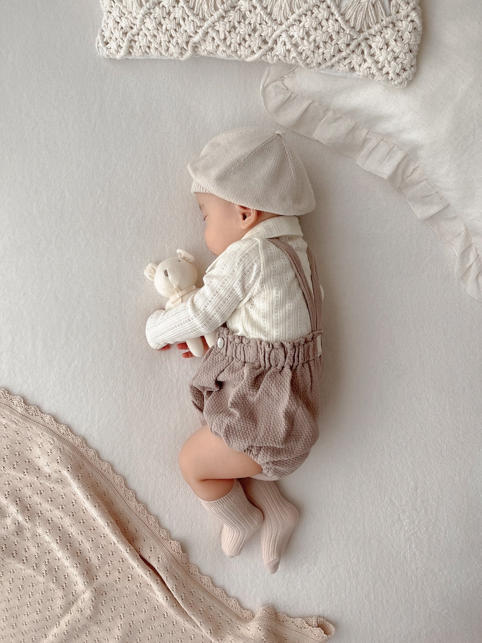 Eyelet soft collar T