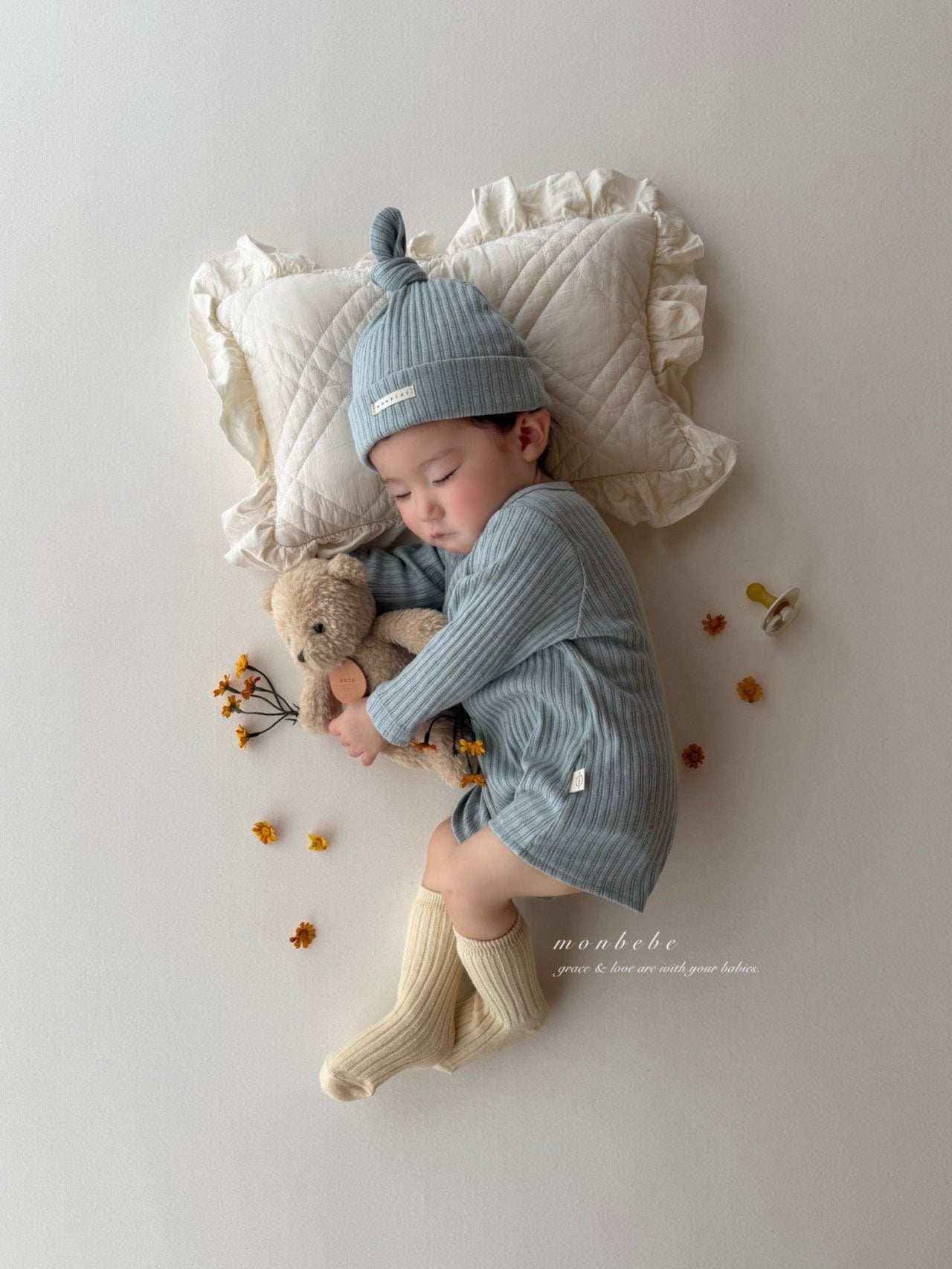 Leo boy rompers (with beanie)