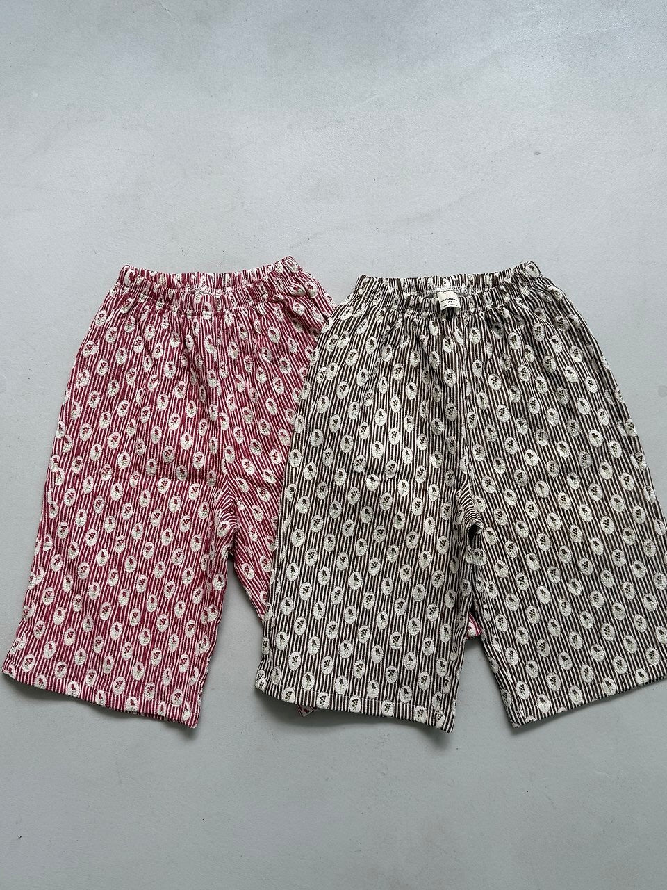 Pattern pants