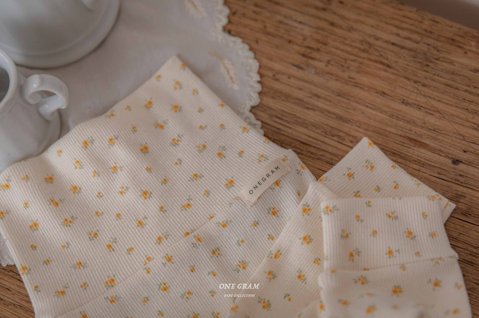 Petit flower bodysuit