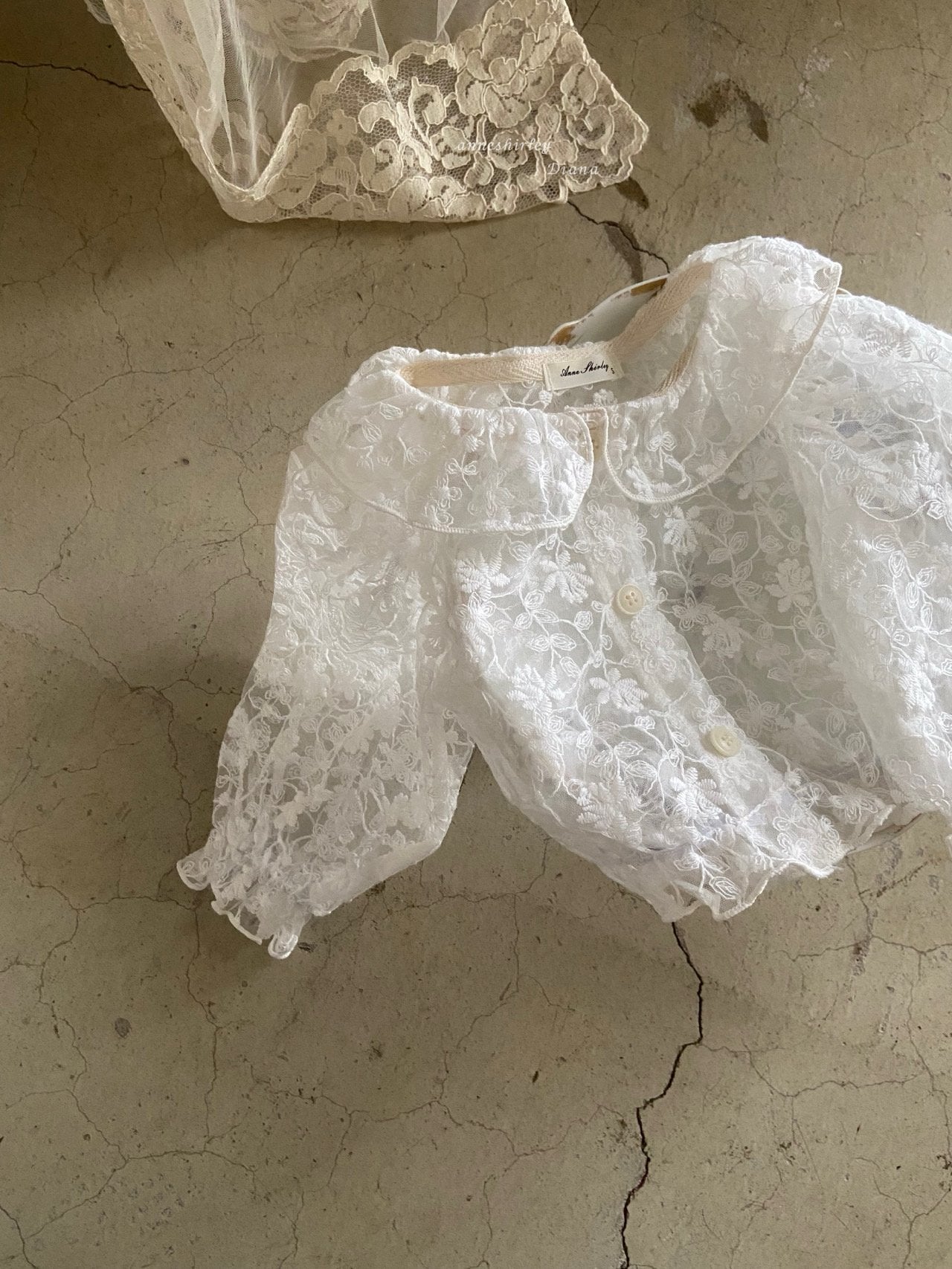 Lace collar cardigan