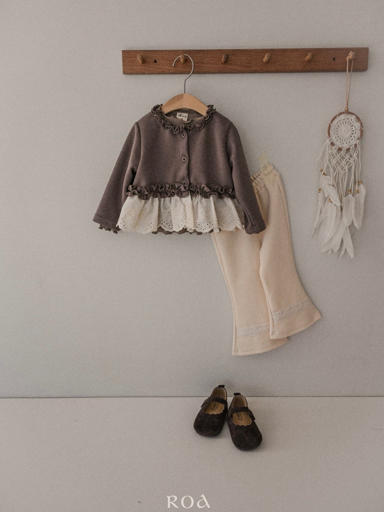Lace frill cardigan