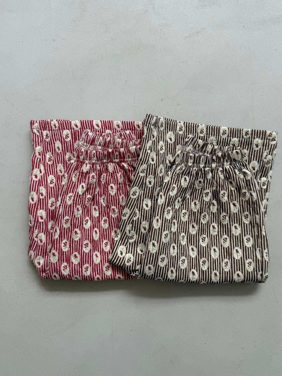 Pattern pants