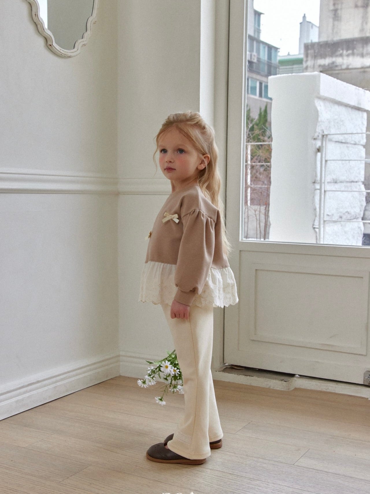 Spring ribbon sweatshirt