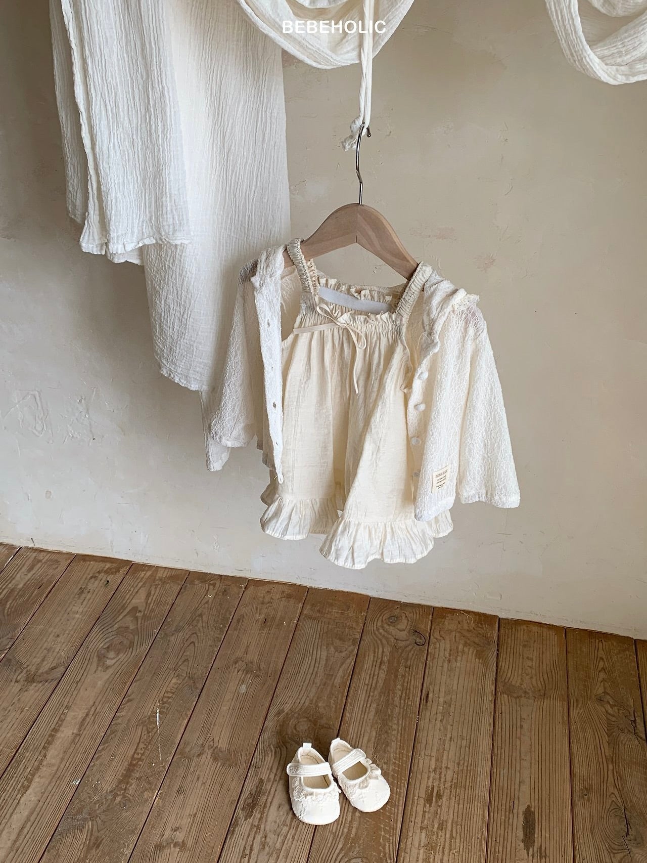 Lace hooded jacket