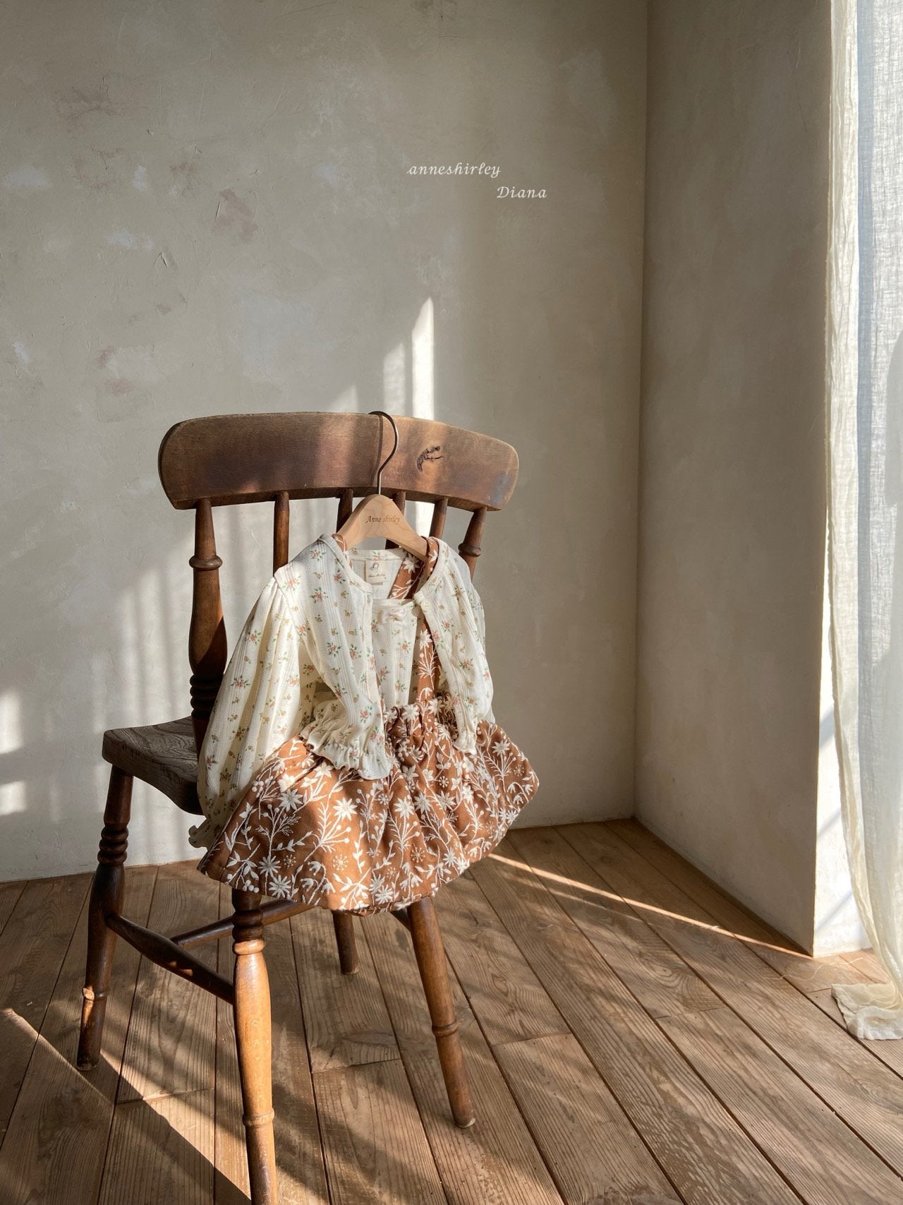 Berry sleeveless top