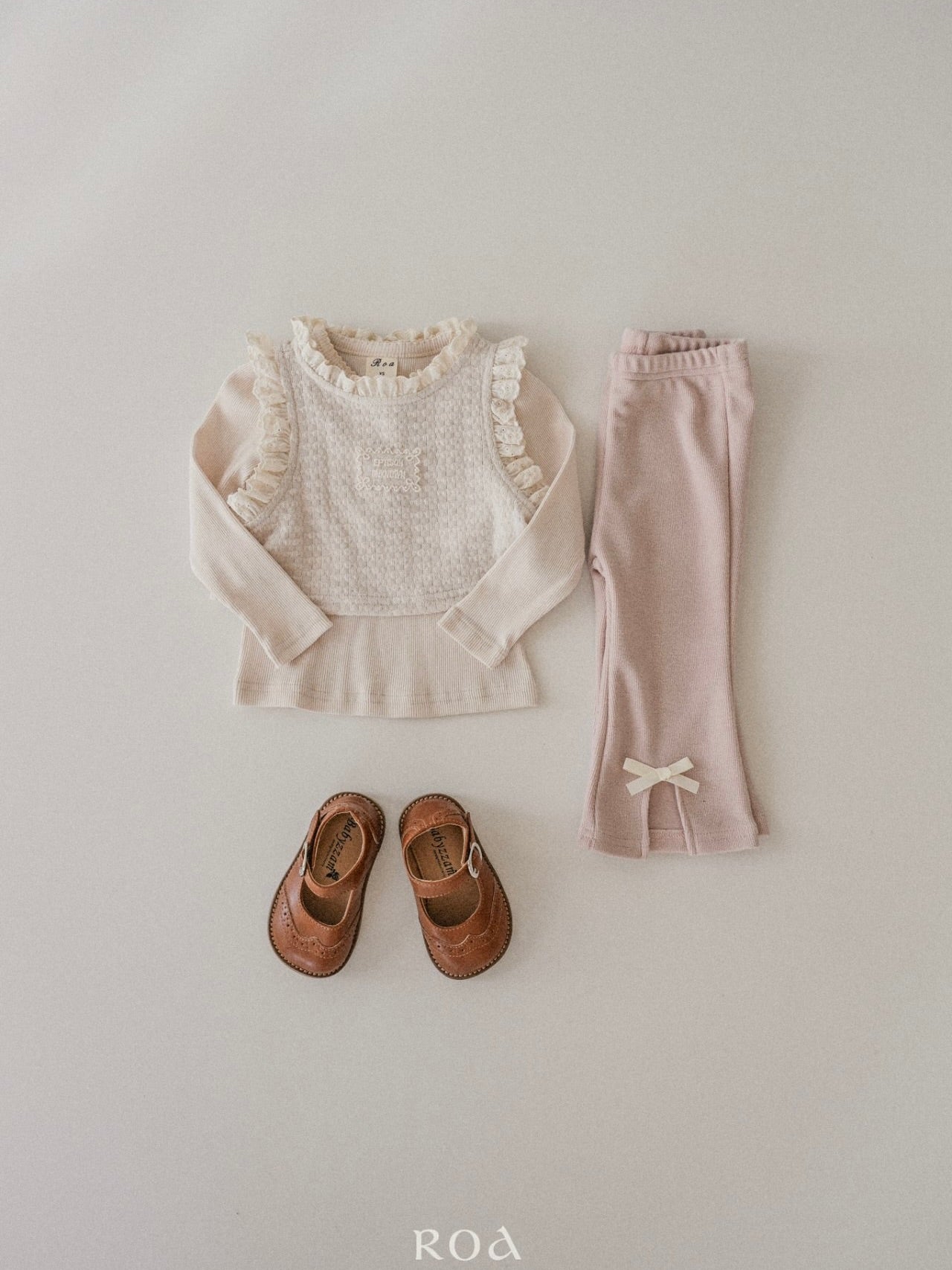 Frill sleeveless vest