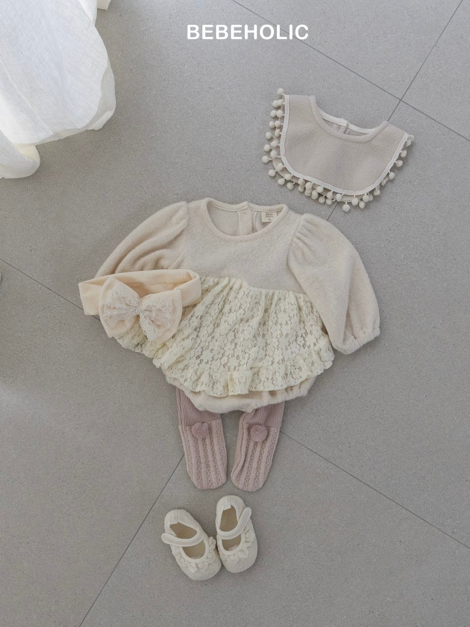 Lace frill rompers