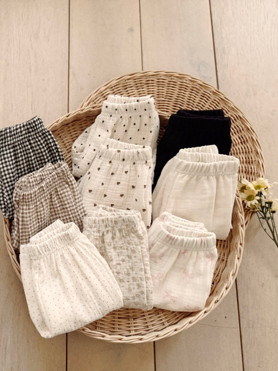 Spring pattern pants