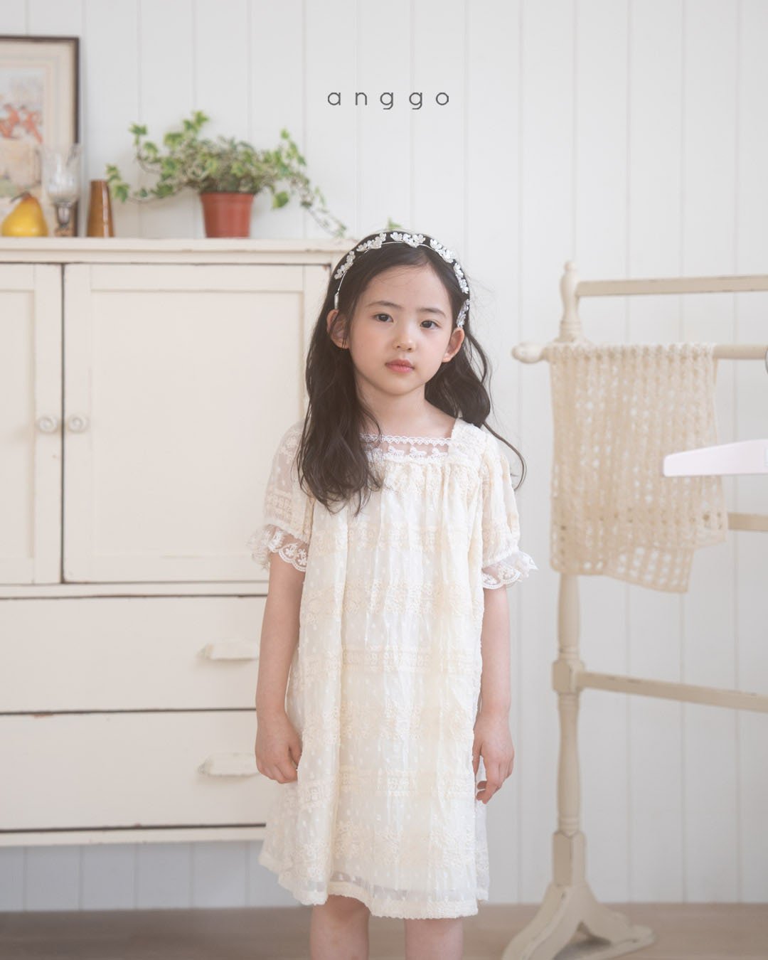 Flower motif ribbon headband