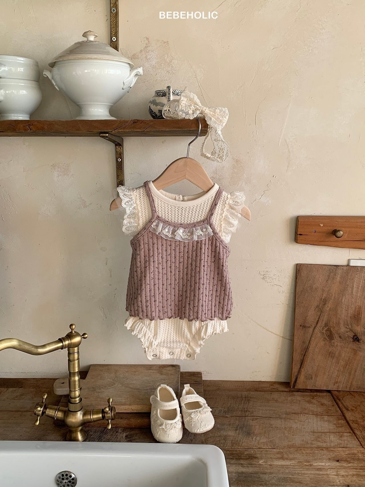 Frill sleeveless top
