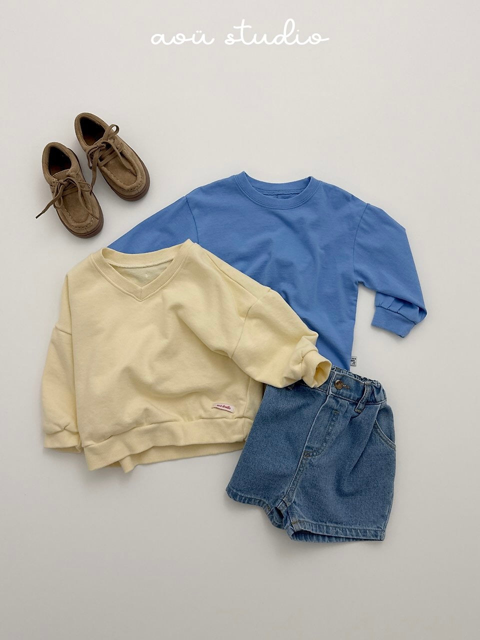 Benny V-neck sweatshirt