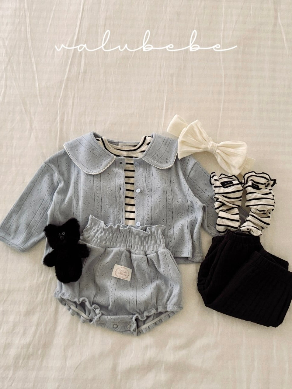 Eyelet smocking bloomer