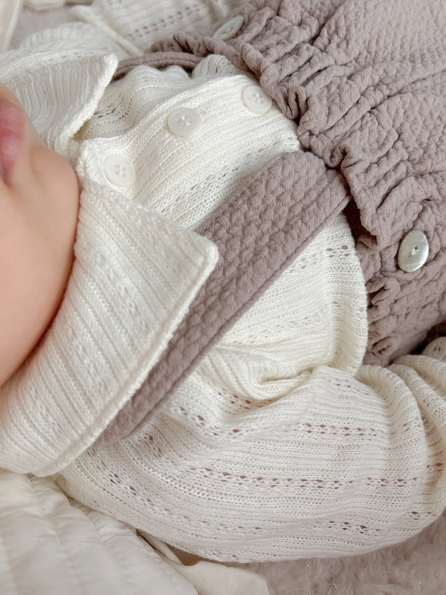 Eyelet soft collar T