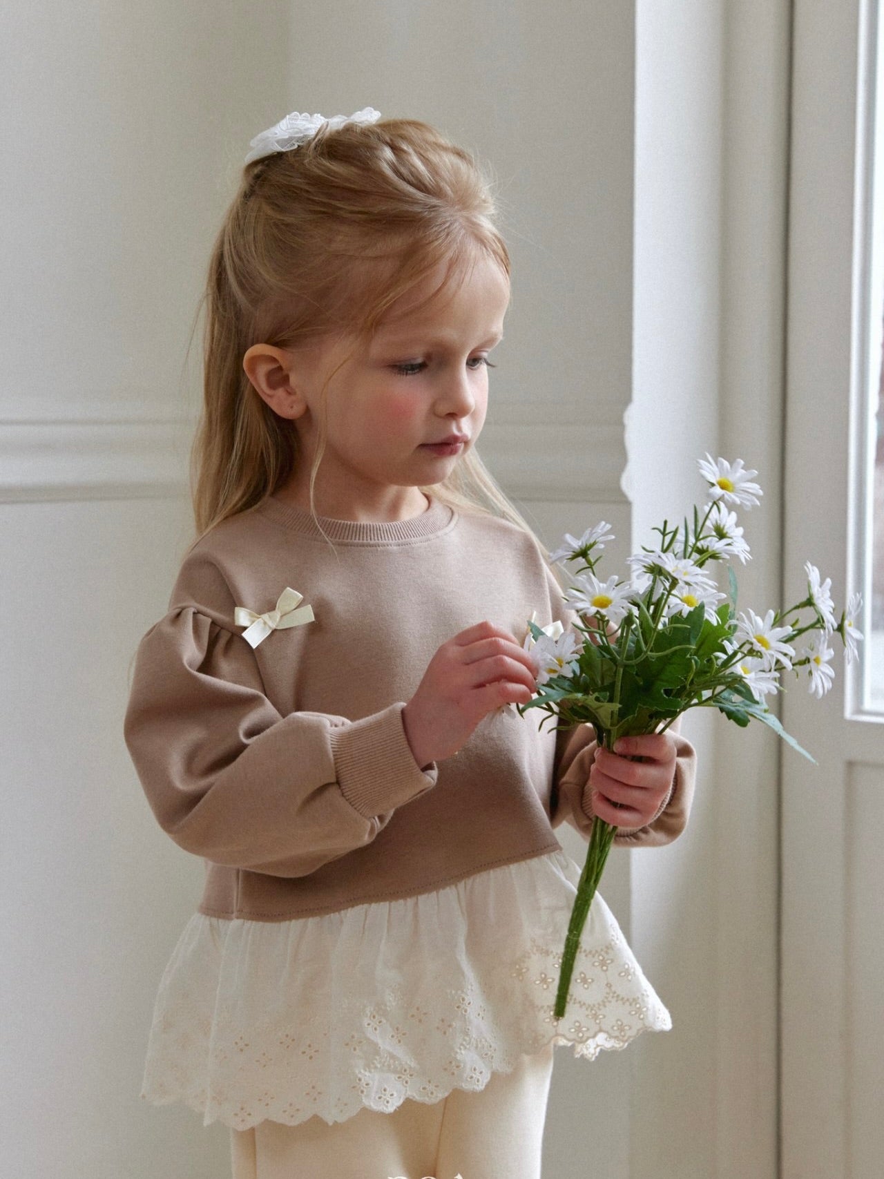 Spring ribbon sweatshirt