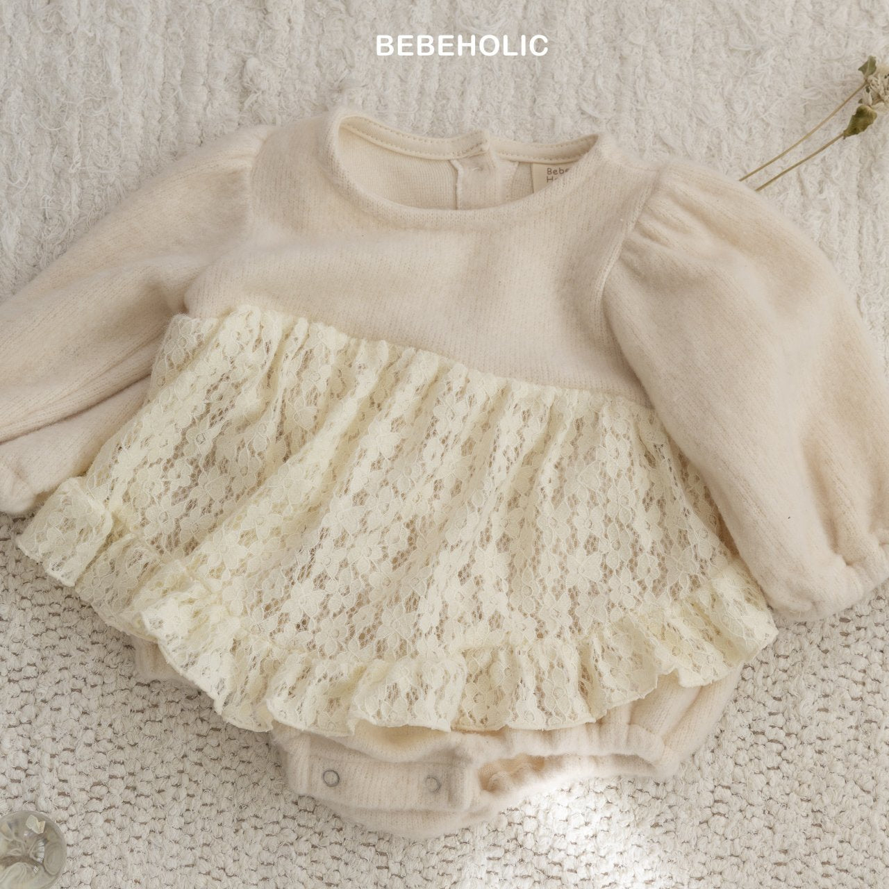 Lace frill rompers