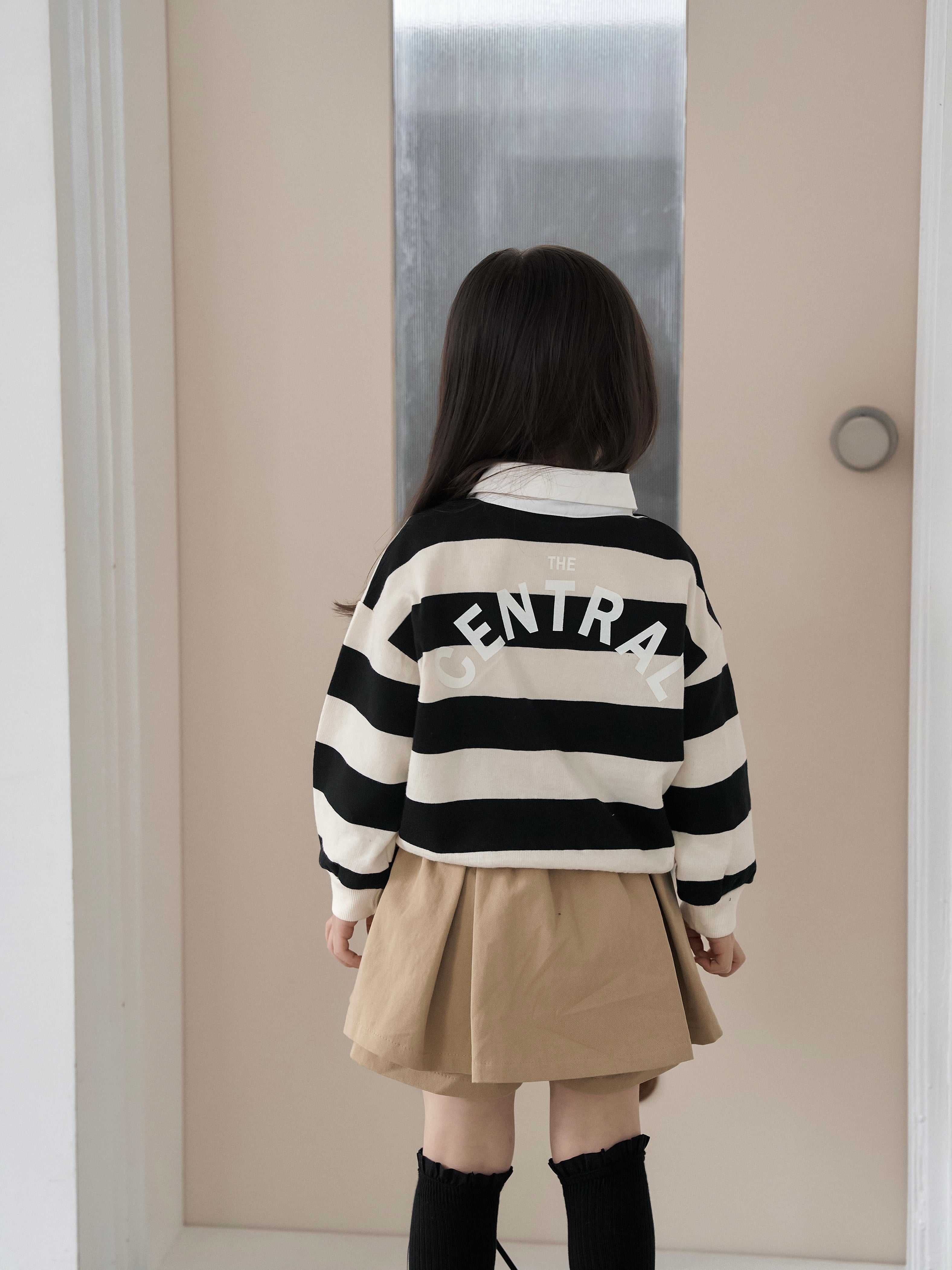 Stripe collar sweatshirt