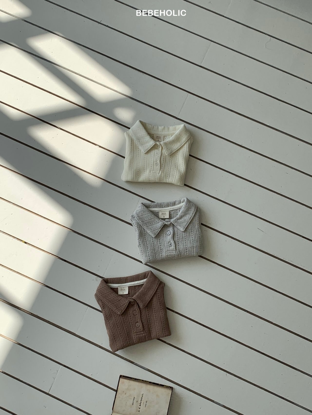 Eyelet soft collar T