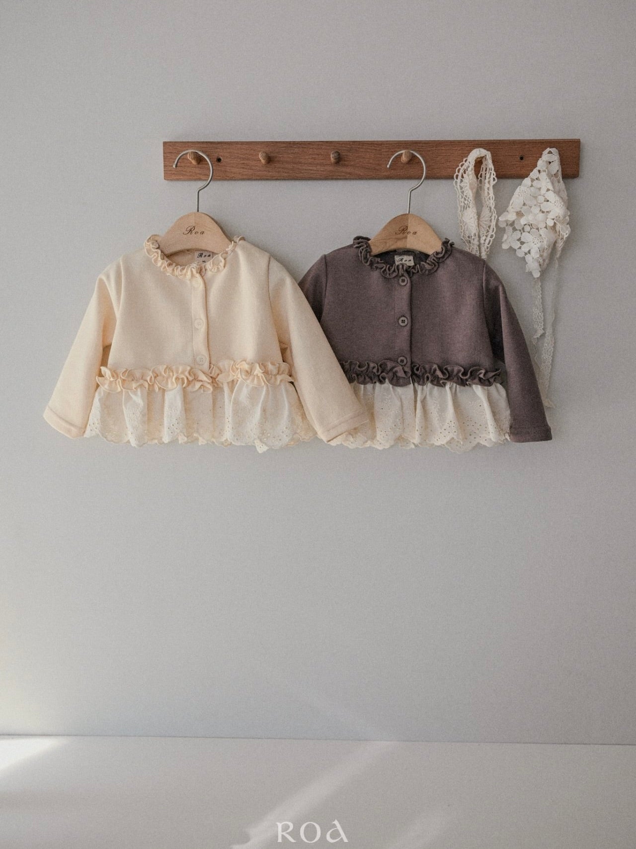 Lace frill cardigan