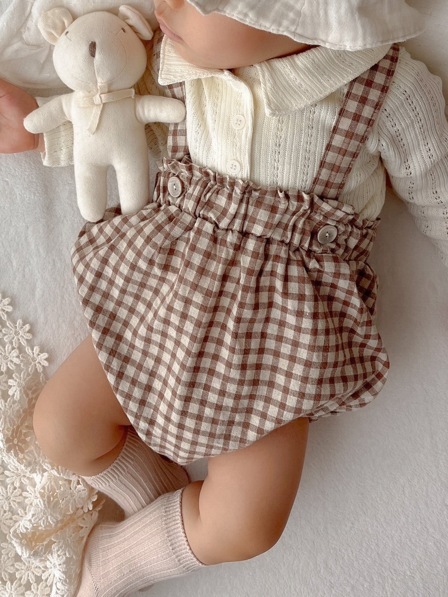 Eyelet soft collar T