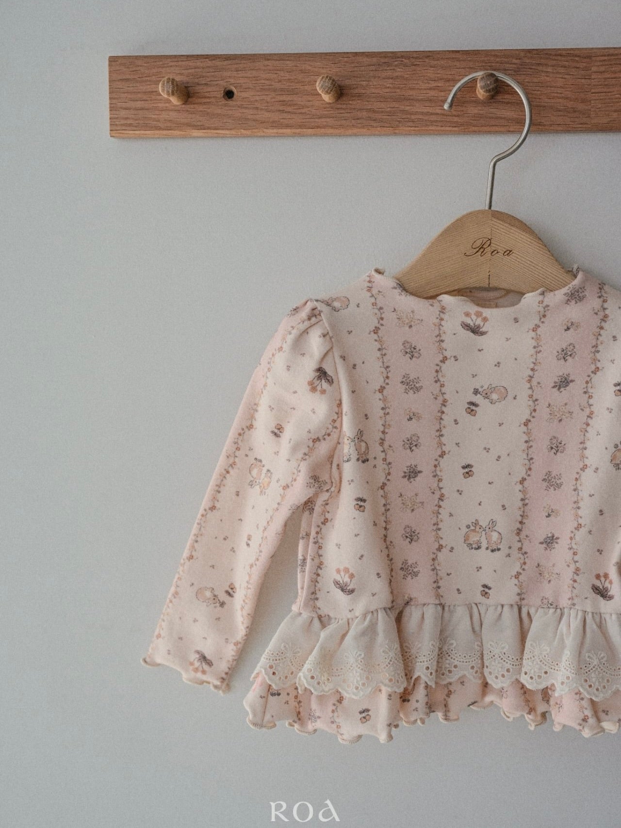 Spring lace frill T