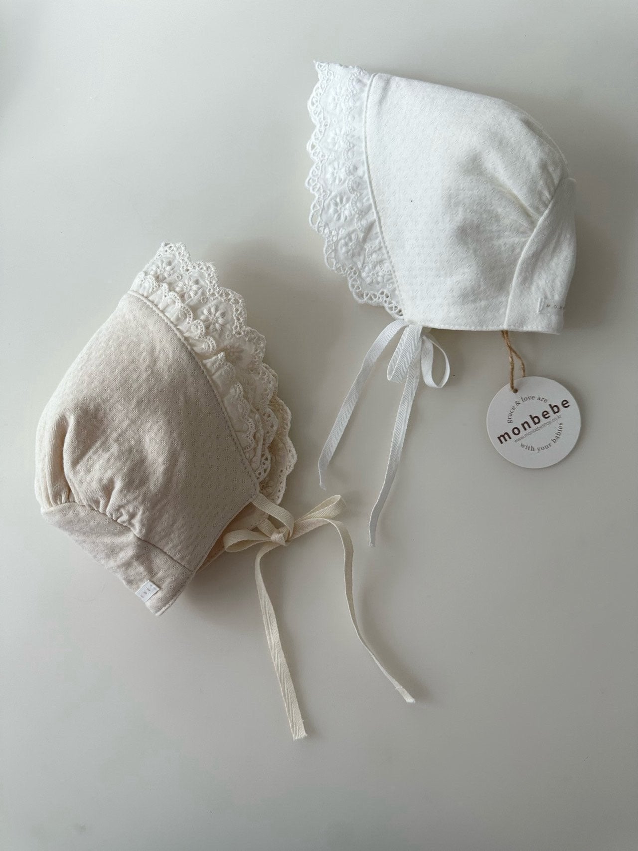 Noah double frill bonnet