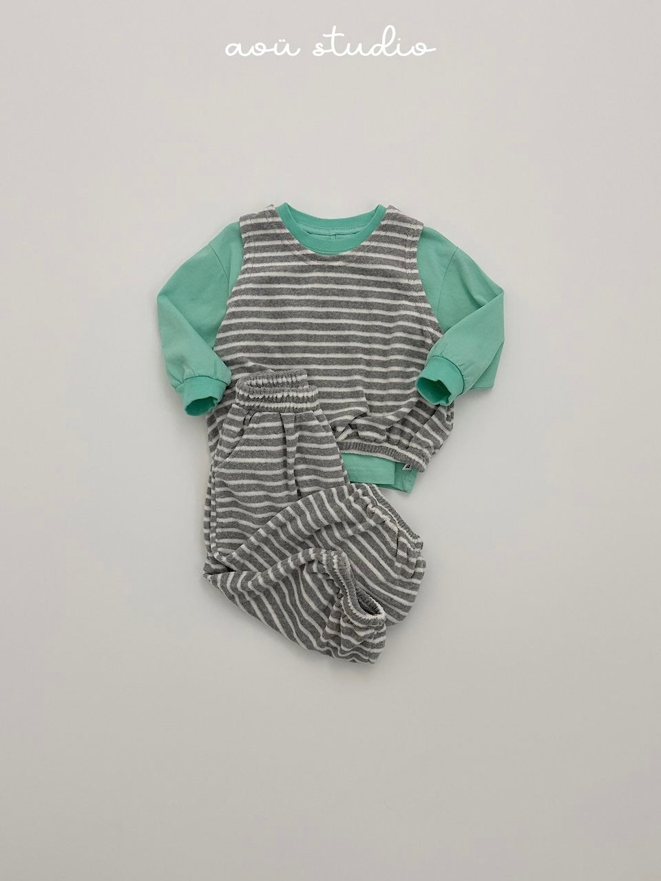 Como sleeveless