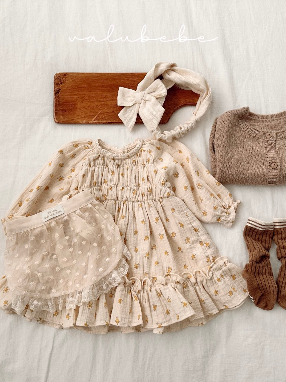 Layered apron (baby)