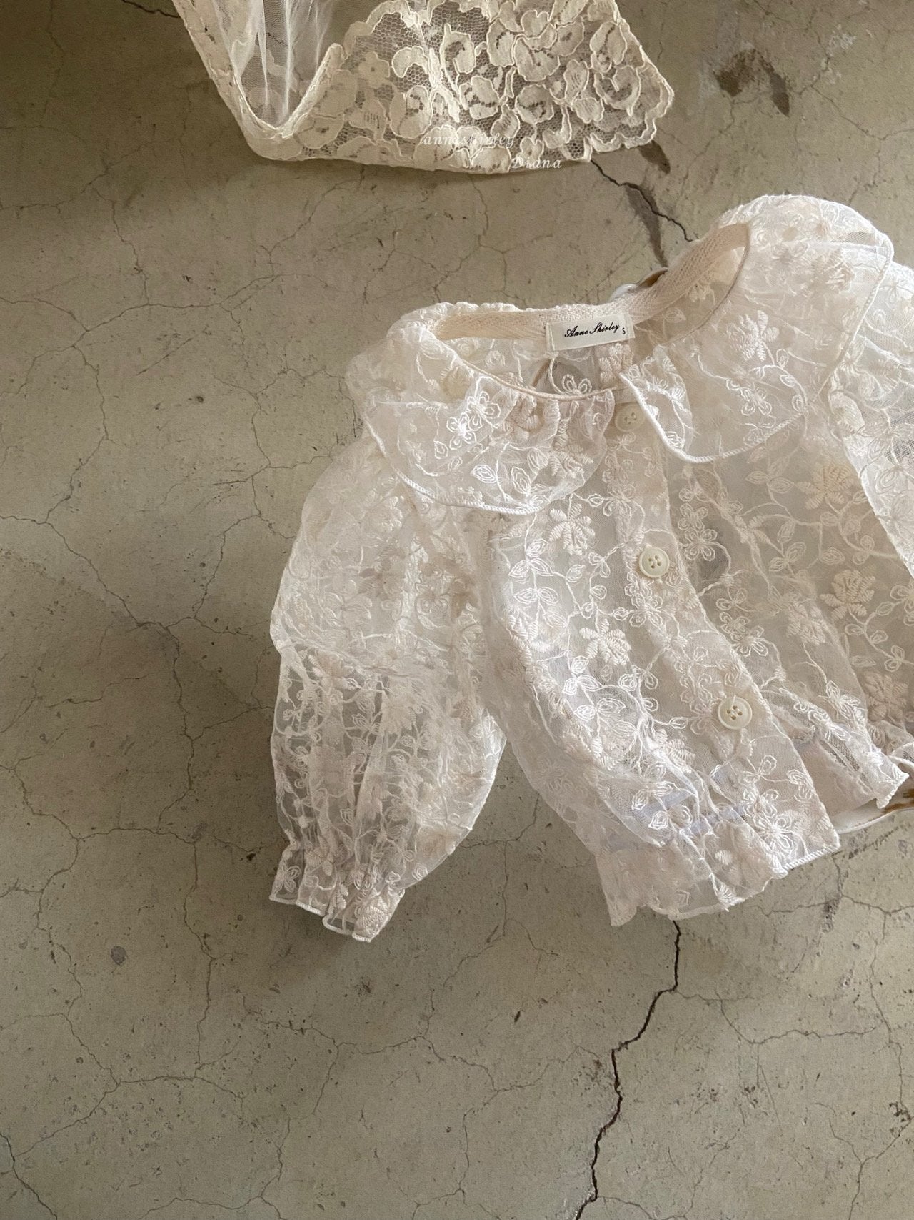 Lace collar cardigan