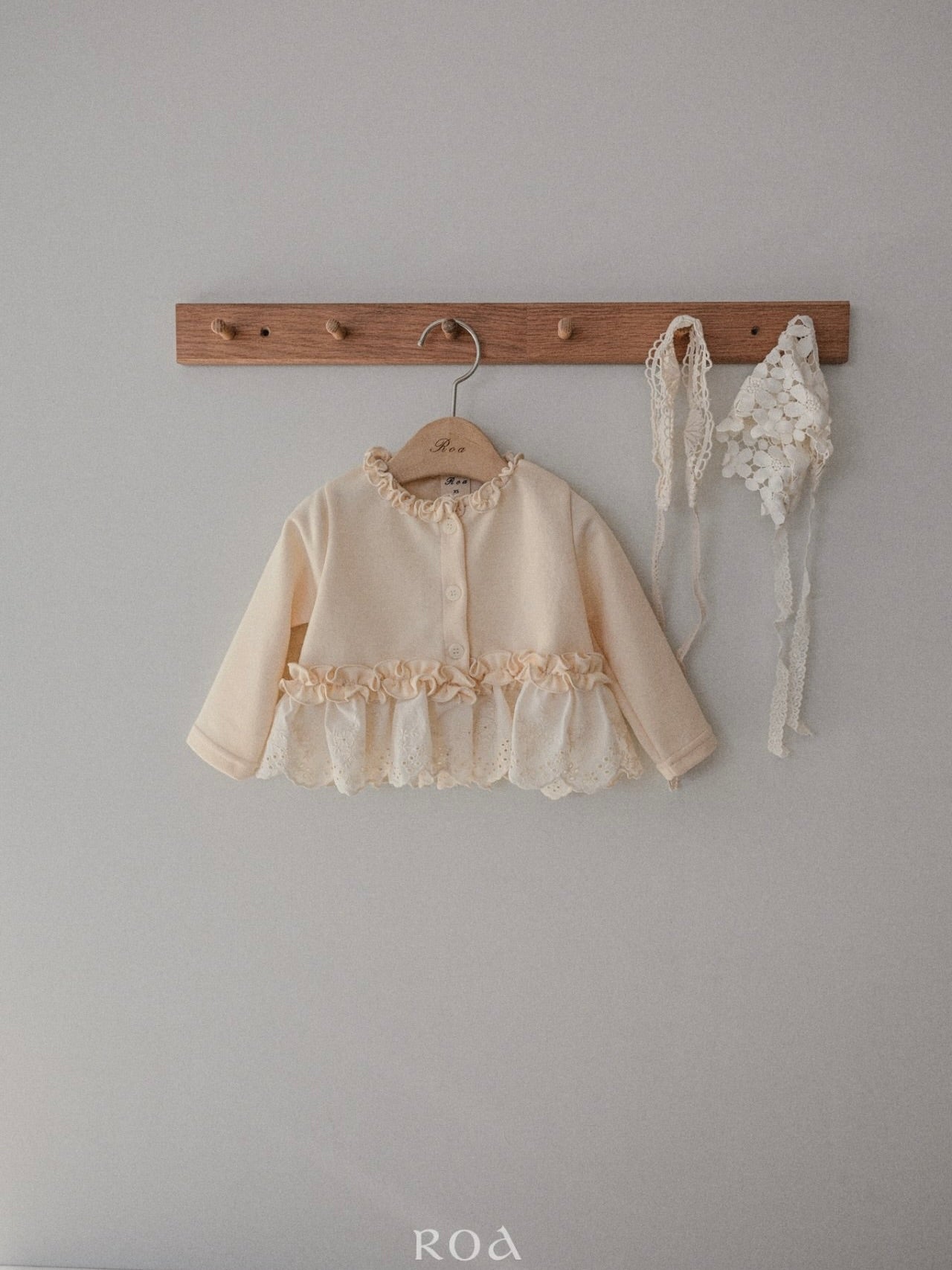 Lace frill cardigan