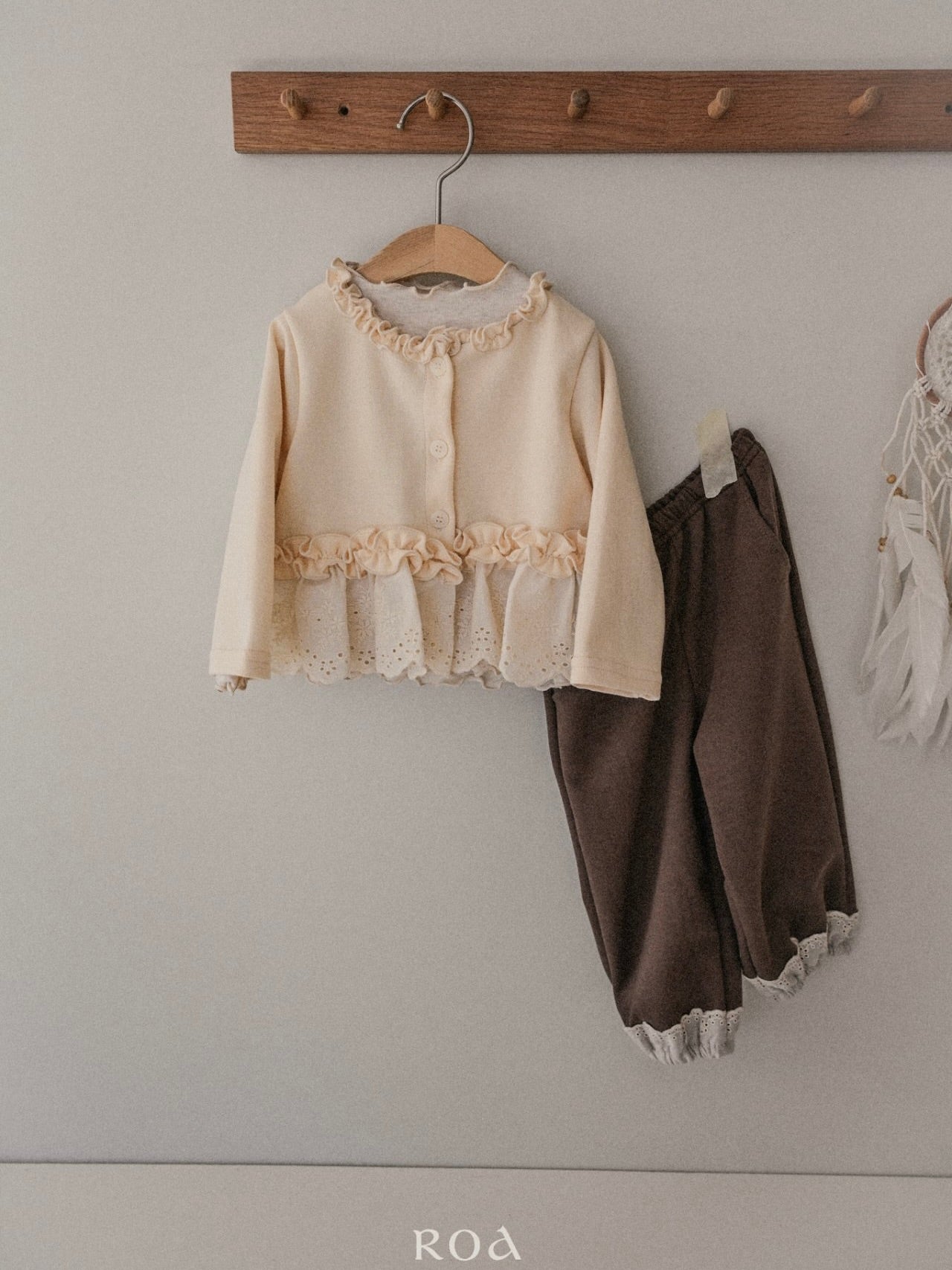 Lace frill cardigan