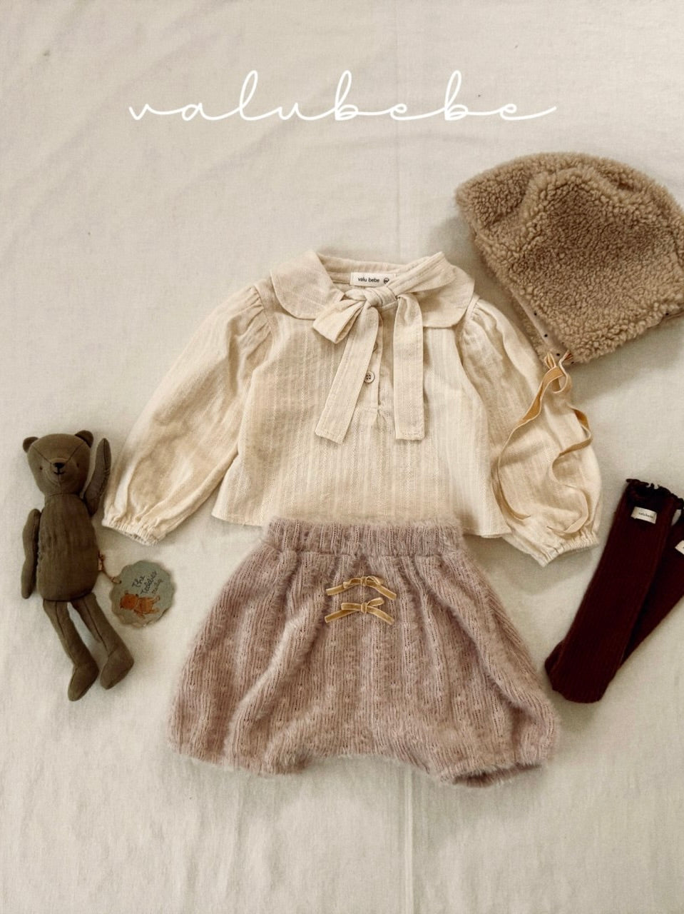 Ribbon collar blouse