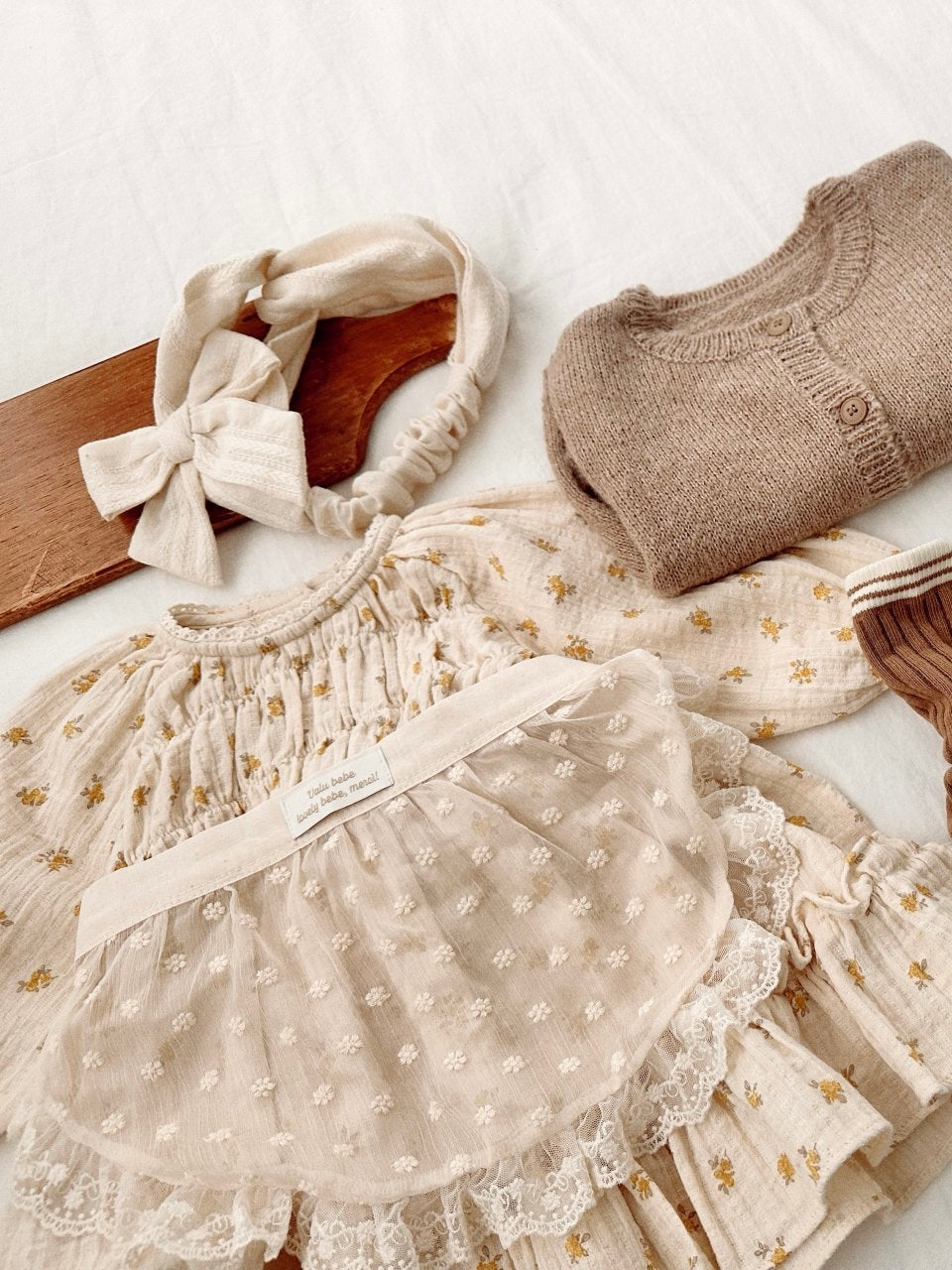 Layered apron (baby)