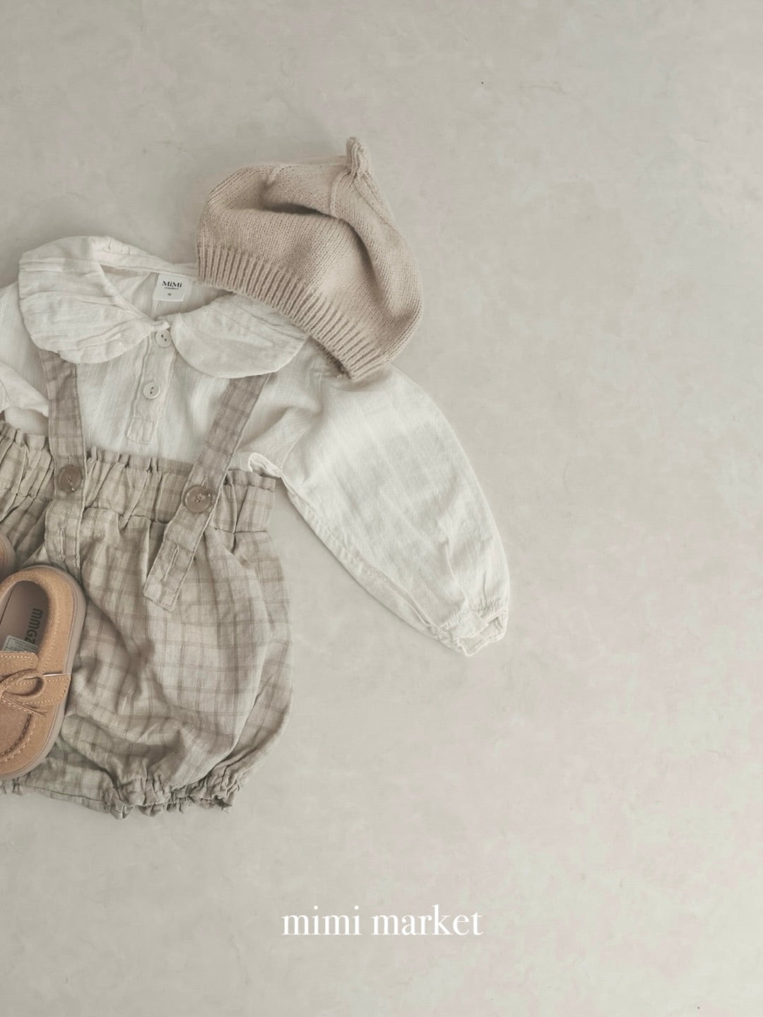 Volume collar blouse