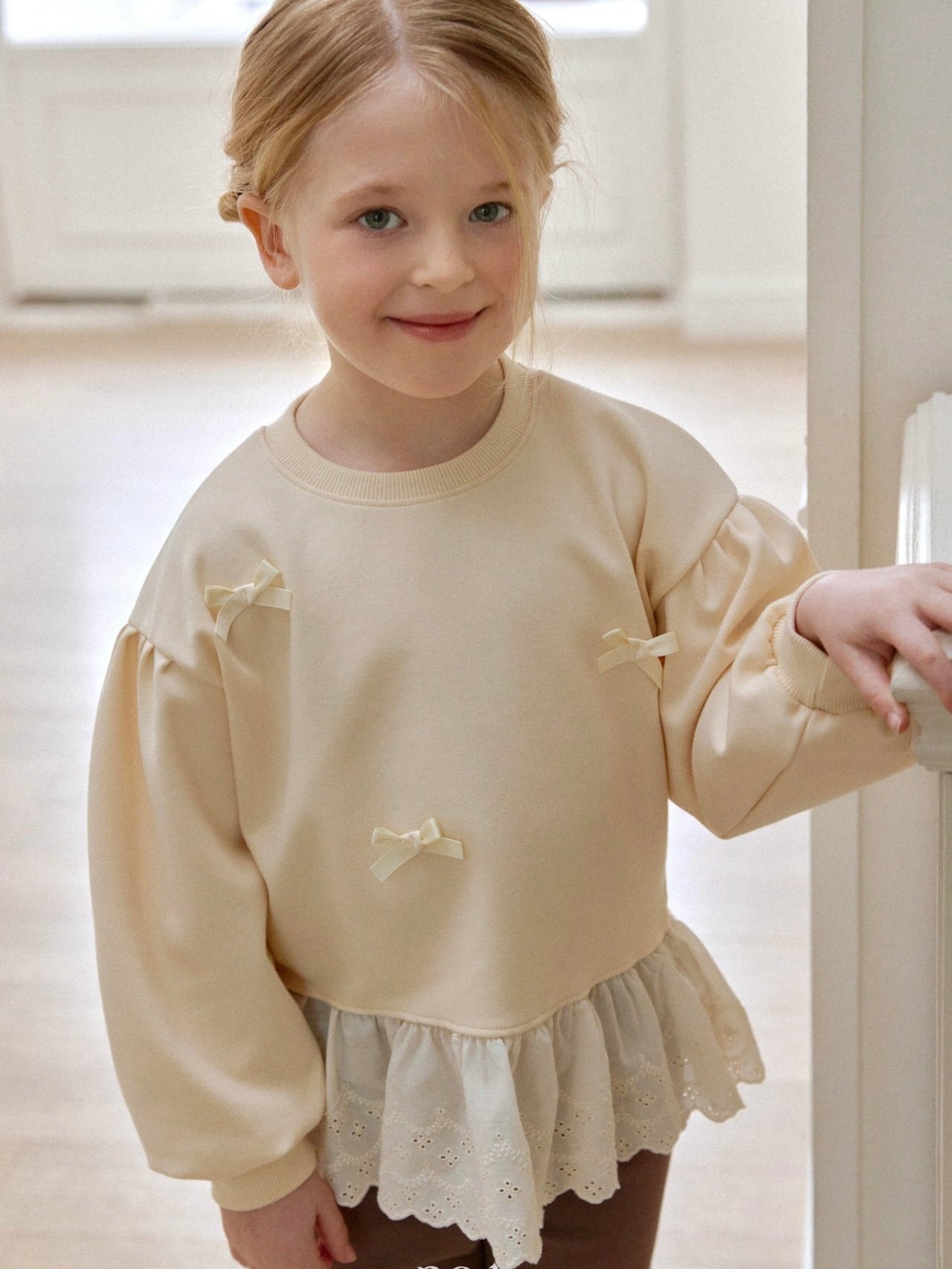 Spring ribbon sweatshirt