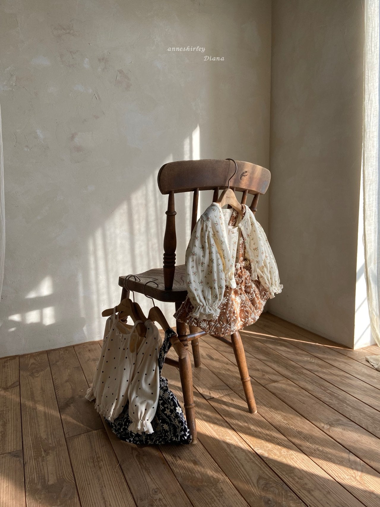 Berry sleeveless top