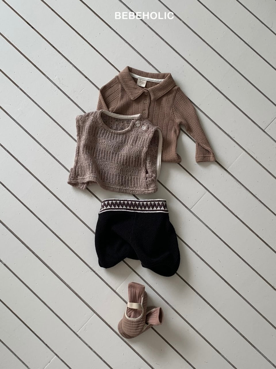 Eyelet soft collar T