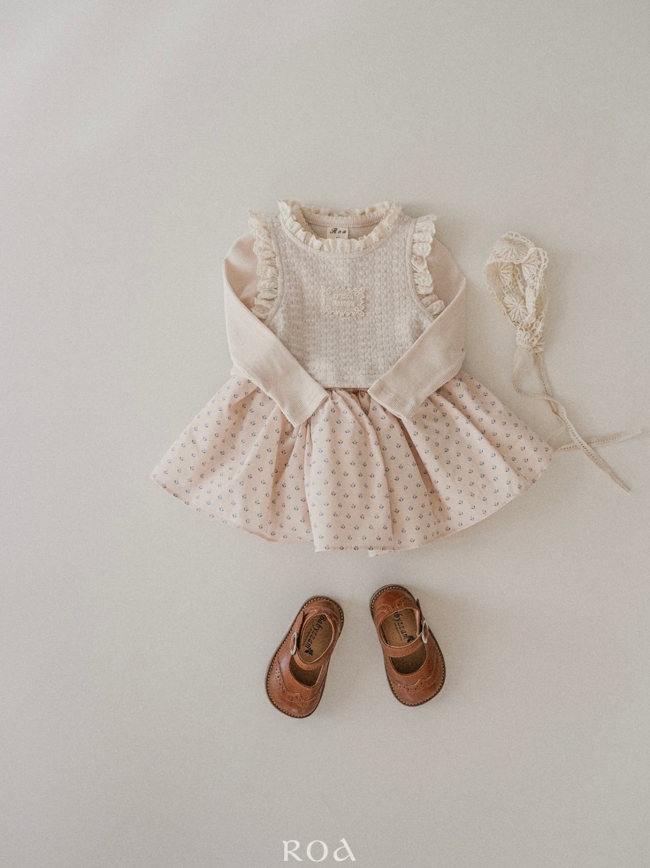 Frill sleeveless vest