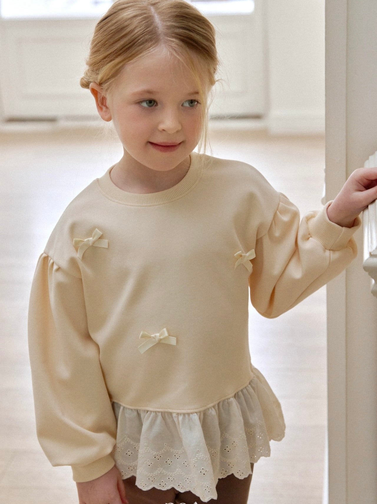 Spring ribbon sweatshirt