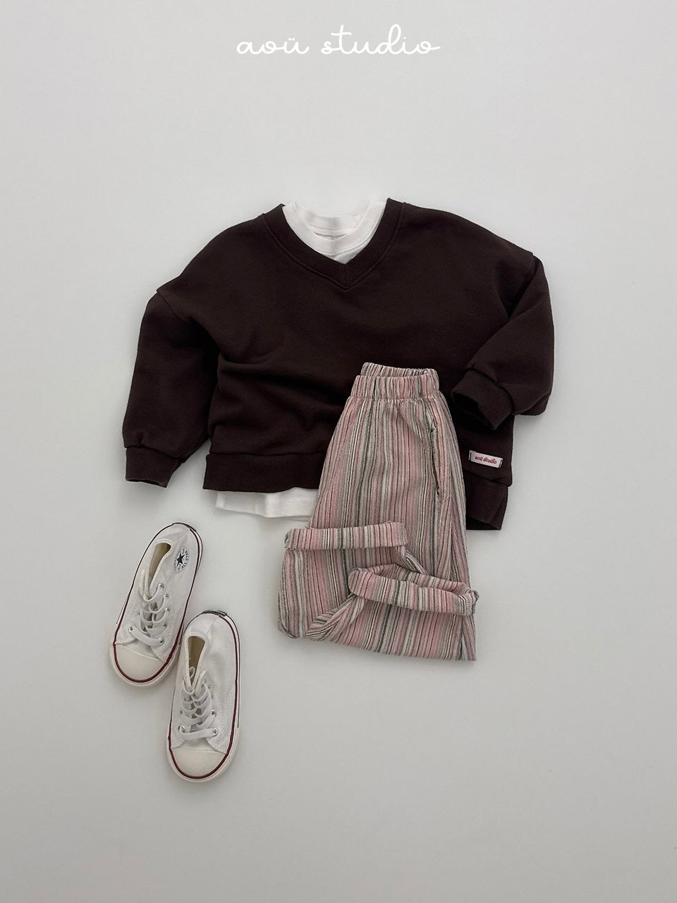 Benny V-neck sweatshirt