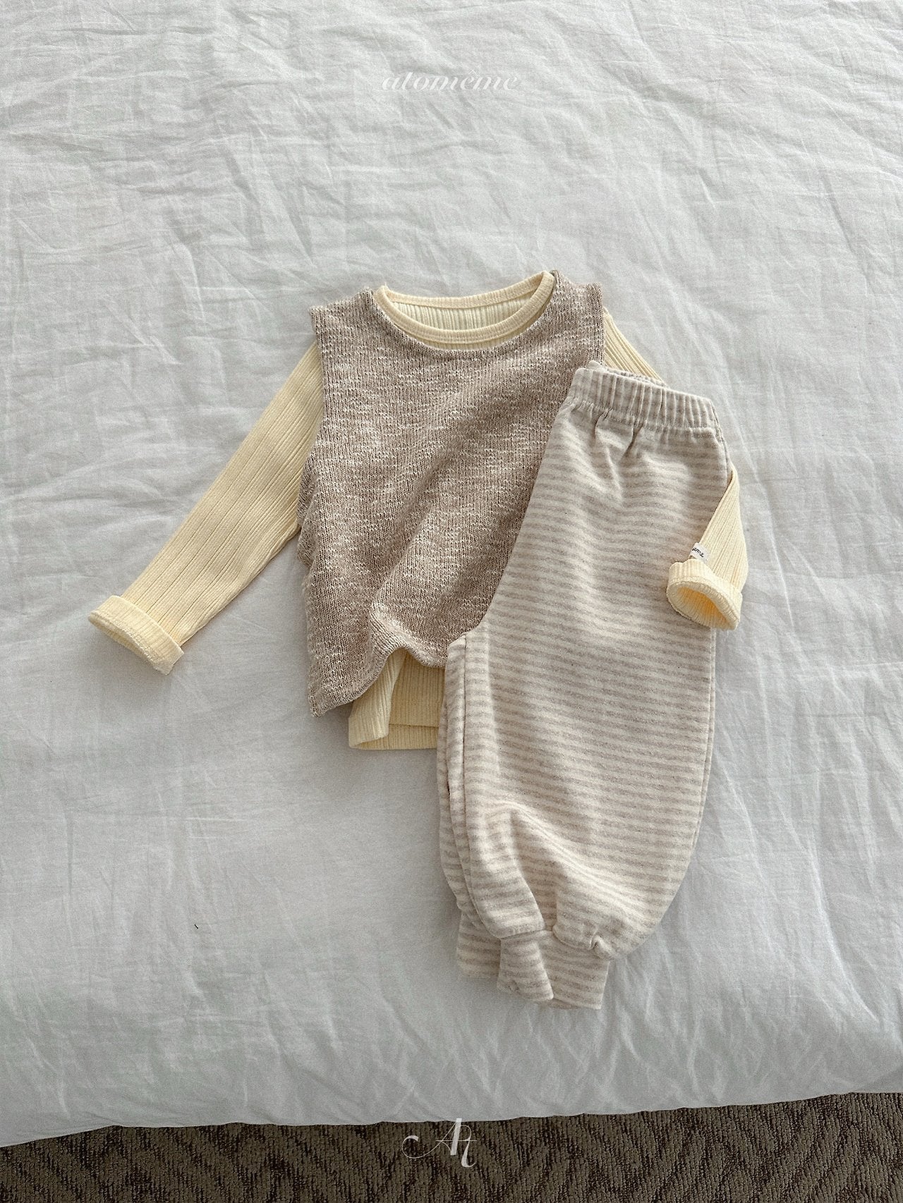 Nut wool vest