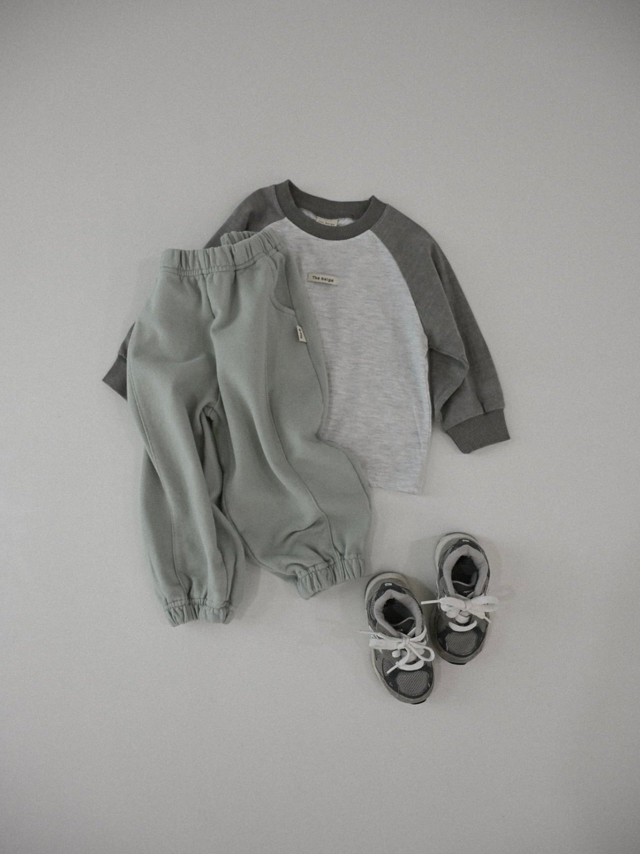 Single raglan sleeve T