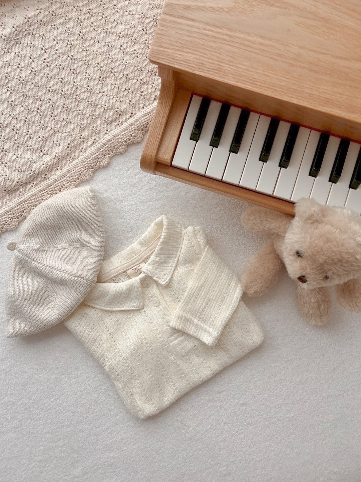 Eyelet soft collar T